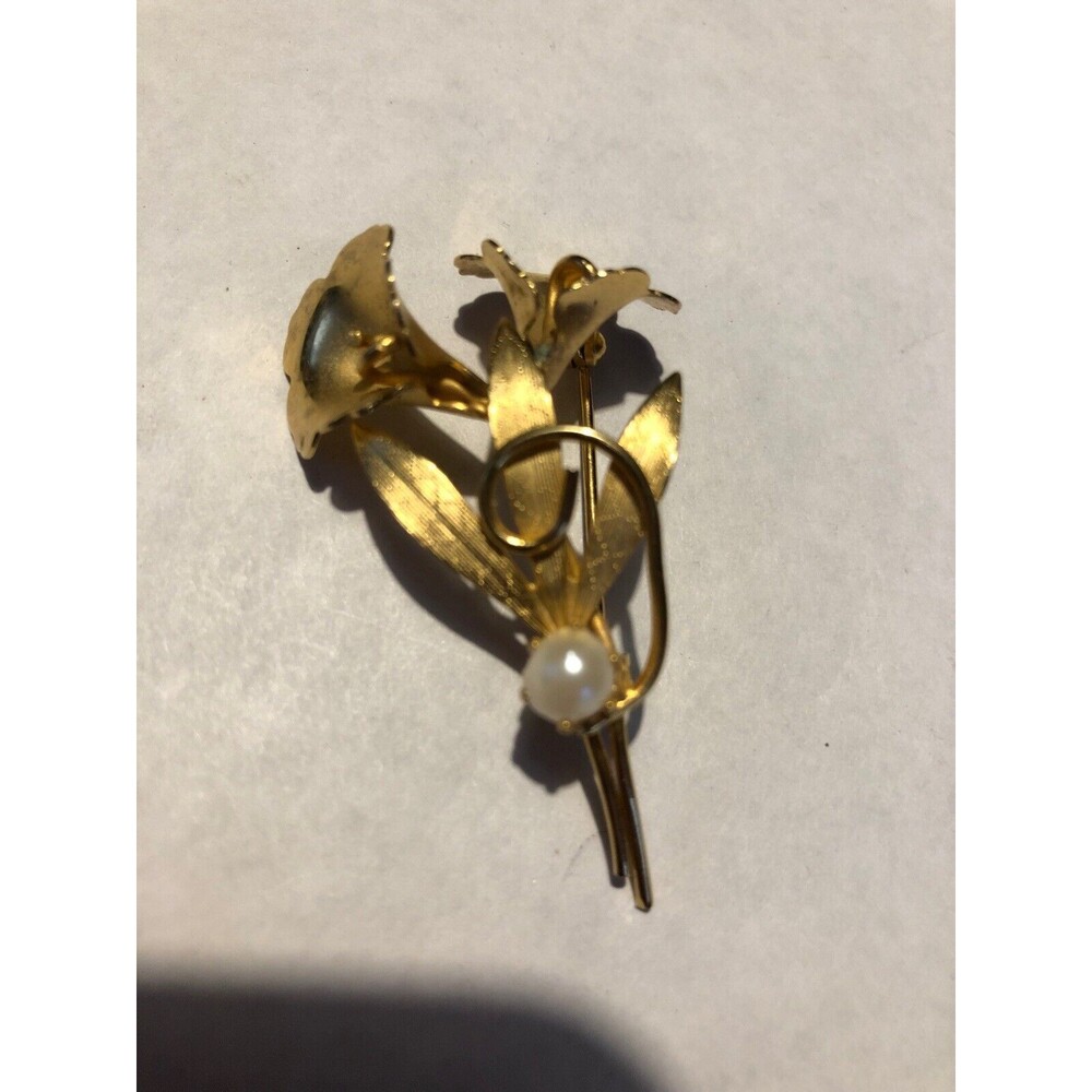 Vintage Gold Tone and Faux Pearl Large Calla Lily Brooch